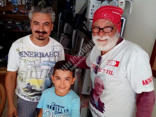 Taylan usta- Çırak Mehmet Selfie çubuğu lehim tamirinden sonra